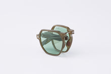 Load image into Gallery viewer, DAEMYN POLARIZED FOLDABLE SUNGLASSES GREEN/GREEN