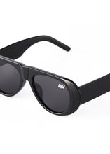 Load image into Gallery viewer, EITO WIDE-LEG SUNGLASSES BLACK/GREY