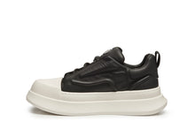Load image into Gallery viewer, FINNICK LOW CUT LEATHER SNEAKER BLACK