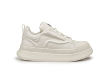 Load image into Gallery viewer, FINNICK LOW CUT LEATHER SNEAKER WHITE