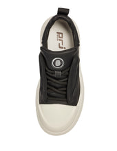 Load image into Gallery viewer, FINNICK LOW CUT LEATHER SNEAKER BLACK
