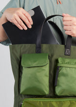 Load image into Gallery viewer, CAEDMON MULTIPOCKETS TOTE BAG GREEN