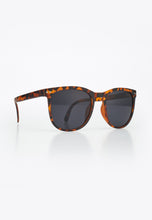 Load image into Gallery viewer, BASSETT FOLDABLE SUNGLASSES LEOPARD/GREY