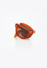 Load image into Gallery viewer, BEAMAN FOLDABLE SUNGLASSES TEA/GREY