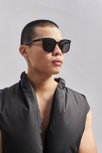 Load image into Gallery viewer, CALEB FOLDABLE SUNGLASSES BLACK/BLACK